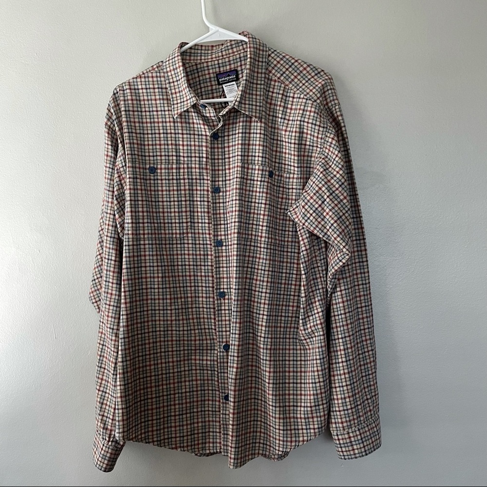Patagonia Button down long sleeve shirt